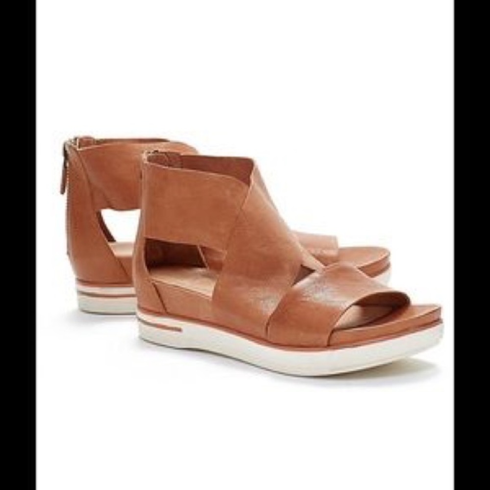 Eileen Fisher Camel Leather Sport Sandal 10